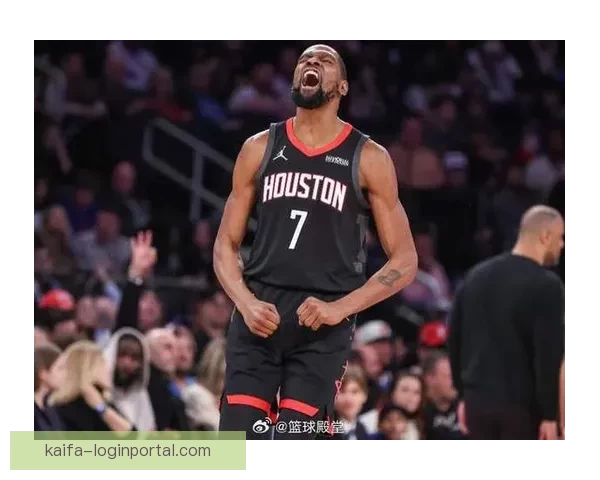 火箭众将庆祝胜利朝杜兰特泼水 乌度卡将比赛用球赠送阿杜